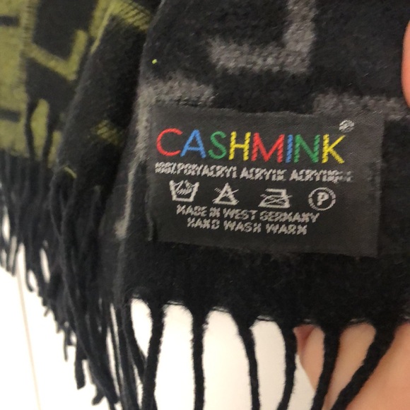 Cashmink super soft winter scarf - Picture 3 of 6